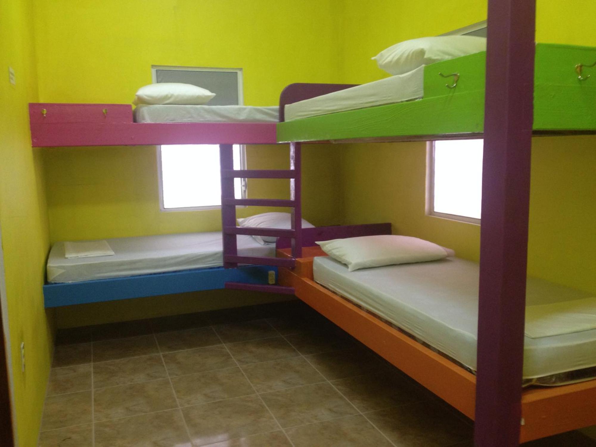 Travellers Palm Backpackers Hostel Caye Caulker Exterior photo