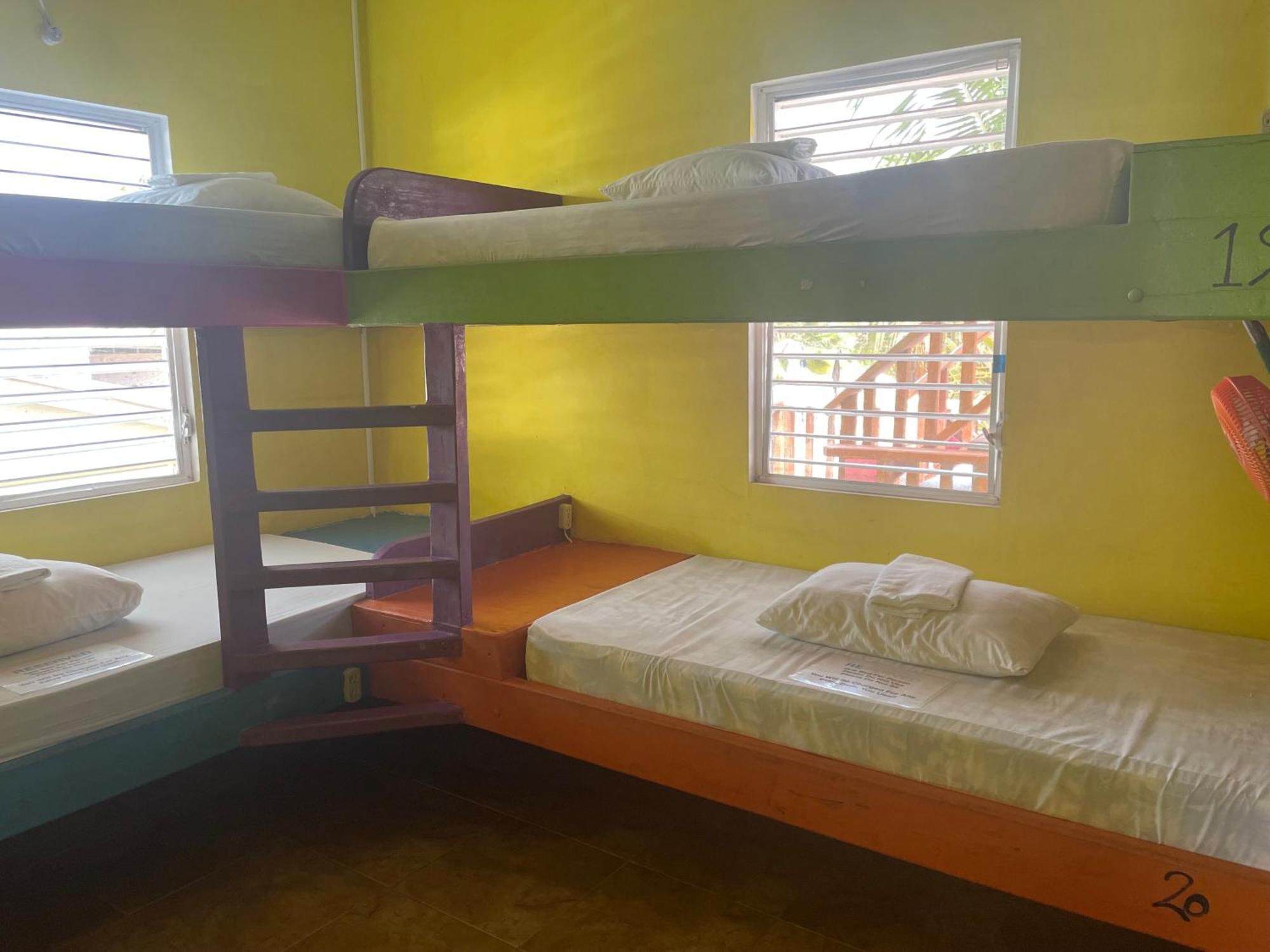 Travellers Palm Backpackers Hostel Caye Caulker Exterior photo