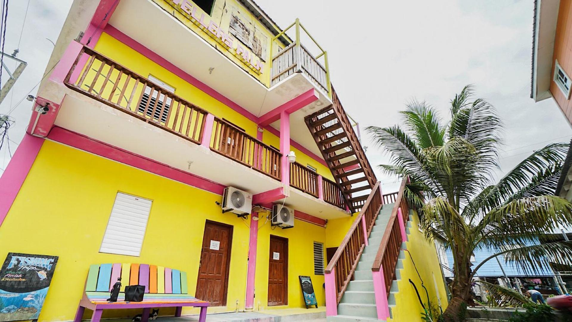 Travellers Palm Backpackers Hostel Caye Caulker Exterior photo