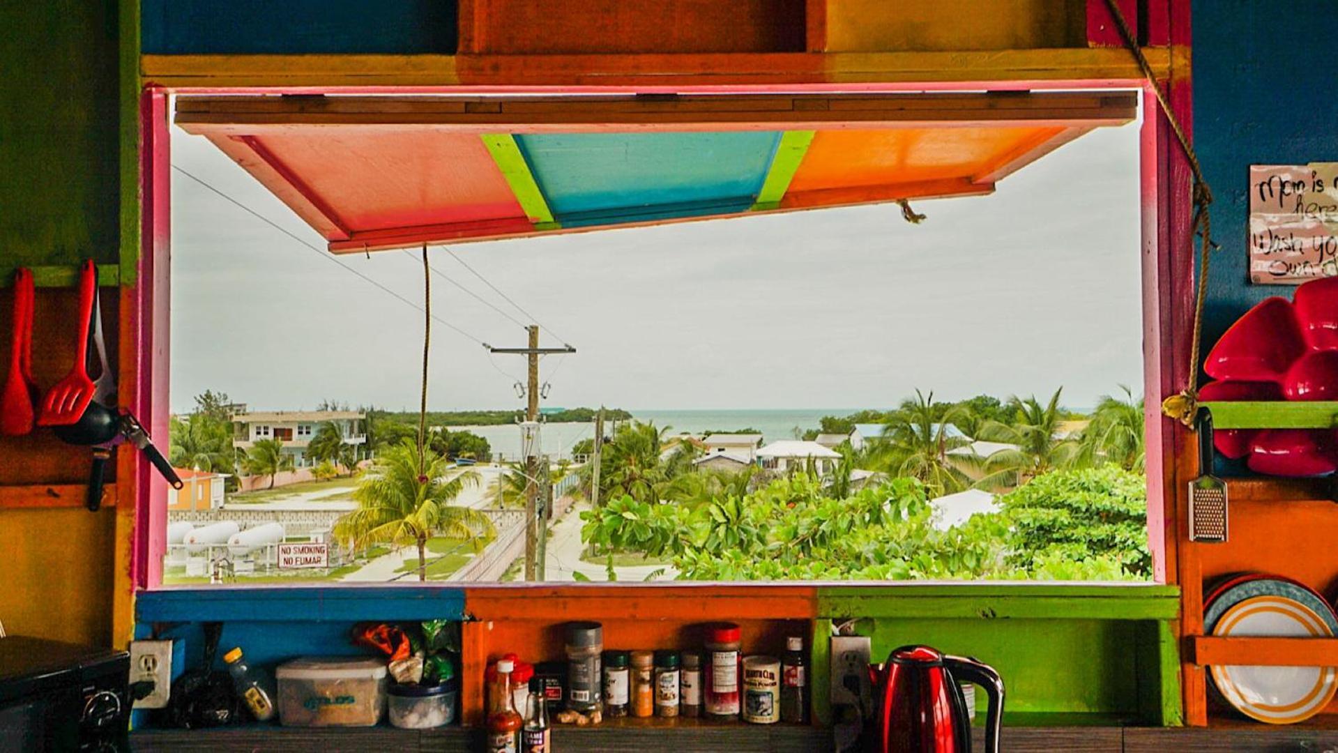 Travellers Palm Backpackers Hostel Caye Caulker Exterior photo