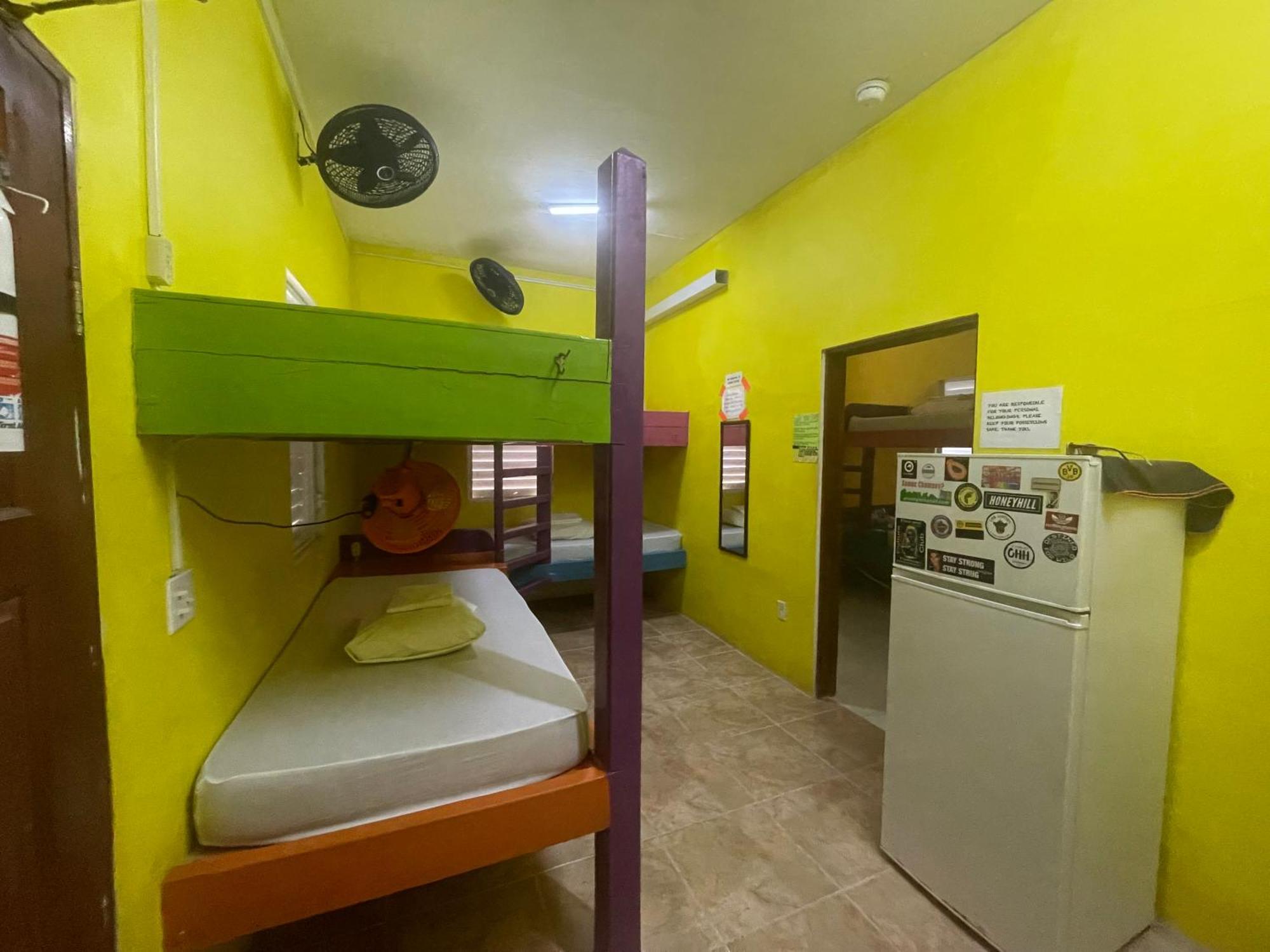 Travellers Palm Backpackers Hostel Caye Caulker Exterior photo